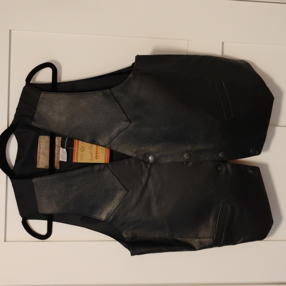PERMIT PLATINUM 100% Leather Motorcycle Vest Snaps Pockets Western